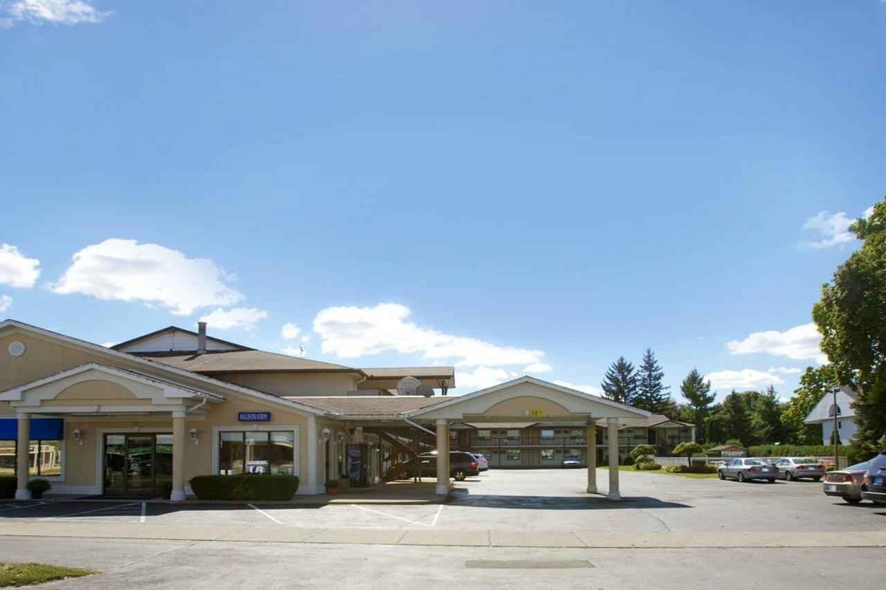 Howard Johnson By Wyndham